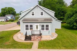 621 Dallas St, Sauk City, WI 53583 - Photo 31