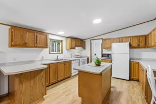 526 Freedom Ln, Wisconsin Dells, WI 53965 - Photo 5