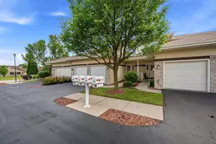 737 Clardell Dr, Sun Prairie, WI 53590 - Photo 3