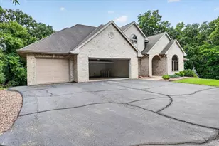5035 N Northwood Trace, Janesville, WI 53545 - Photo 9
