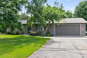 6702 N Abey Ct, Janesville, WI 53536 - Photo 5
