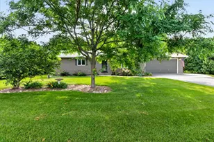6702 N Abey Ct, Janesville, WI 53536 - Photo 3