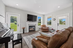 137 Bristle Wy, Edgerton, WI 53534 - Photo 5