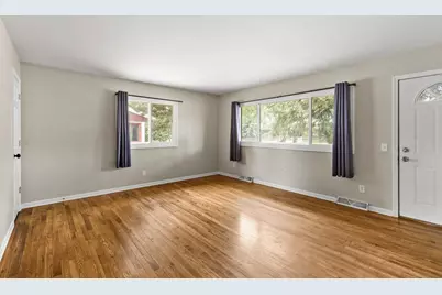 1417 Wyoming Way, Madison, WI 53704 - Photo 5