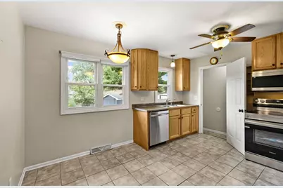 1417 Wyoming Way, Madison, WI 53704 - Photo 11