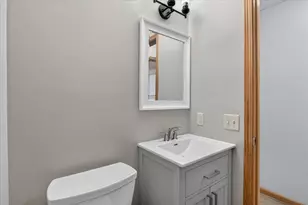 215 Roosevelt Ave, Beloit, WI 53511 - Photo 17