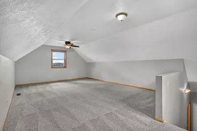 215 Roosevelt Avenue, Beloit, WI 53511 - Photo 21