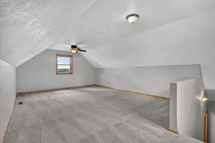 215 Roosevelt Ave, Beloit, WI 53511 - Photo 21