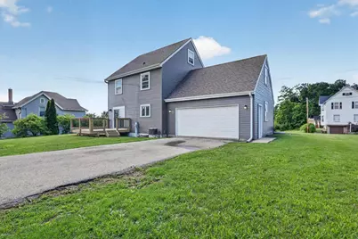 215 Roosevelt Avenue, Beloit, WI 53511 - Photo 3