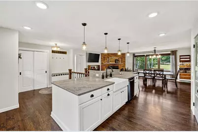 542 Woodview Drive, Sun Prairie, WI 53590 - Photo 9
