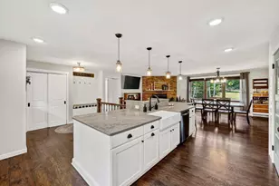 542 Woodview Dr, Sun Prairie, WI 53590 - Photo 9