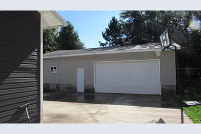 2387 S Park Avenue, Beloit, WI 53511 - Photo 21