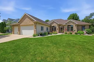738 Weald Bridge Rd, Cottage Grove, WI 53527 - Photo 3