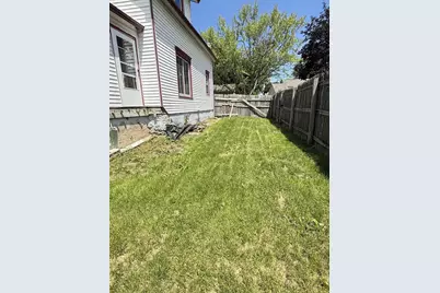 512 Roosevelt Avenue, Beloit, WI 53511 - Photo 13