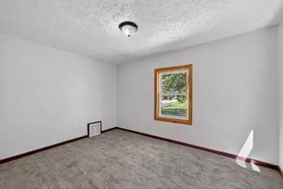 972 E Philhower Road, Beloit, WI 53511 - Photo 15