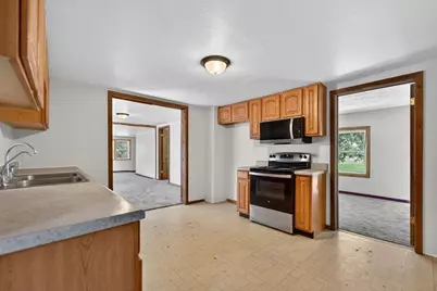 972 E Philhower Road, Beloit, WI 53511 - Photo 7