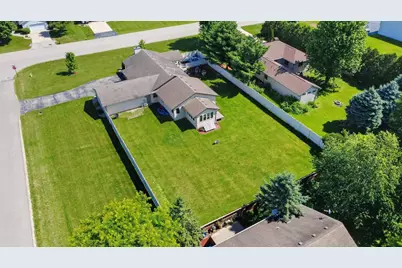 3179 S Davis Drive, Beloit, WI 53511 - Photo 7