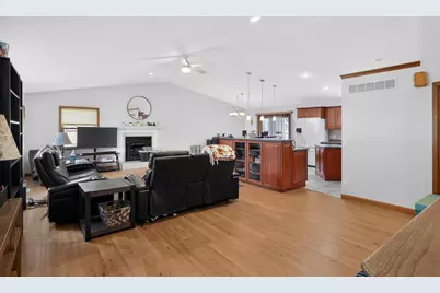 3179 S Davis Drive, Beloit, WI 53511 - Photo 9
