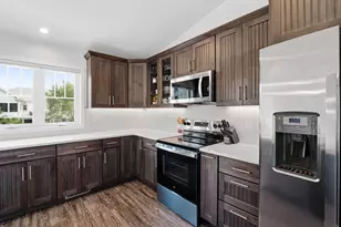 233 Greenway Cir, Deerfield, WI 53531 - Photo 13