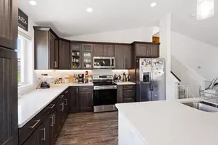 233 Greenway Cir, Deerfield, WI 53531 - Photo 11