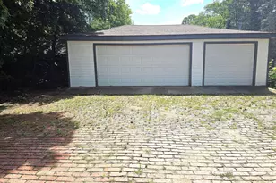2467 S Riverside Dr, Beloit, WI 53511 - Photo 41