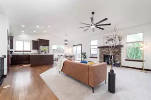 9406 Silverstone Ln, Madison, WI 53593 - Photo 5
