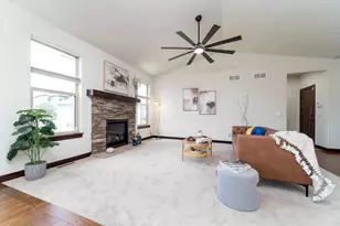 9406 Silverstone Ln, Madison, WI 53593 - Photo 7