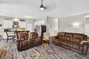 932 E Lauderdale Ct, Edgerton, WI 53534 - Photo 9