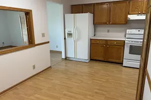1422 Dayton Dr, Janesville, WI 53546 - Photo 7