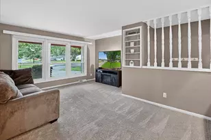 494 Hyland Dr, Stoughton, WI 53589 - Photo 5