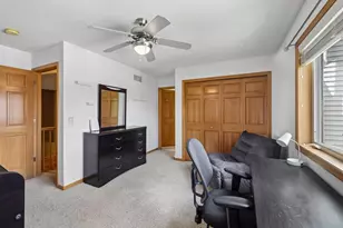 610 Pleasant Valley Pkwy, Waunakee, WI 53597 - Photo 31