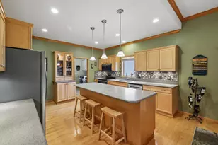 610 Pleasant Valley Pkwy, Waunakee, WI 53597 - Photo 13