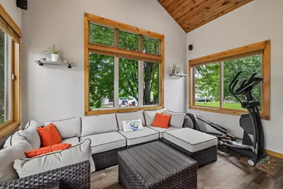 610 Pleasant Valley Parkway, Waunakee, WI 53597 - Photo 19