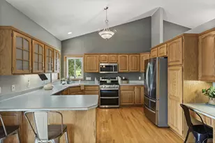 10 Byars Cir, Madison, WI 53719 - Photo 9