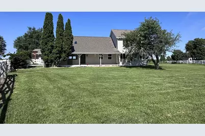 1626 S County Road C, Darien, WI 53114 - Photo 5