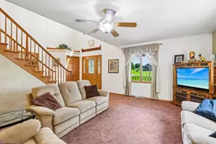 6443 Hickory Ln, Waunakee, WI 53597 - Photo 9