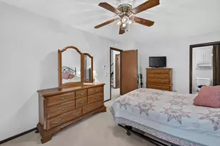 6245 Charing Cross Ln, Middleton, WI 53562 - Photo 17