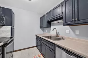 6245 Charing Cross Ln, Middleton, WI 53562 - Photo 11