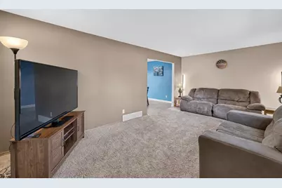 2206 Aspen Road, Madison, WI 53711 - Photo 5