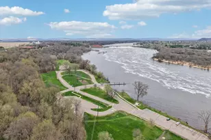 734 8th St, Prairie Du Sac, WI 53578 - Photo 61