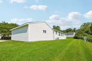 412 Harbor Heights Dr, Racine, WI 53185 - Photo 29