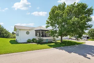 412 Harbor Heights Dr, Racine, WI 53185 - Photo 25
