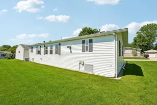 412 Harbor Heights Dr, Racine, WI 53185 - Photo 31