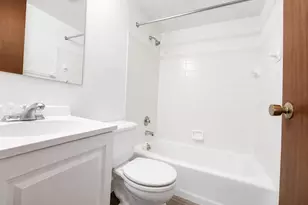 1722 Onsgard Rd, Madison, WI 53704 - Photo 9