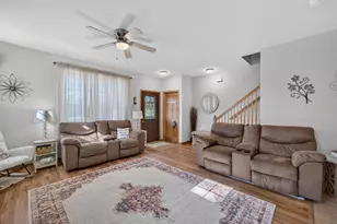 972 Stonehaven Dr, Sun Prairie, WI 53590 - Photo 3