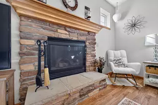 972 Stonehaven Dr, Sun Prairie, WI 53590 - Photo 5