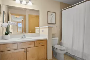 360 W Washington Ave, Madison, WI 53703 - Photo 19