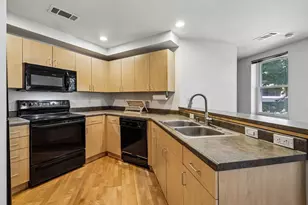 111 N Hamilton St, Madison, WI 53703 - Photo 7