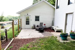 302 N Maple St, North Freedom, WI 53951 - Photo 11