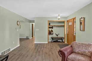 726 Rockshire Dr, Janesville, WI 53546 - Photo 9